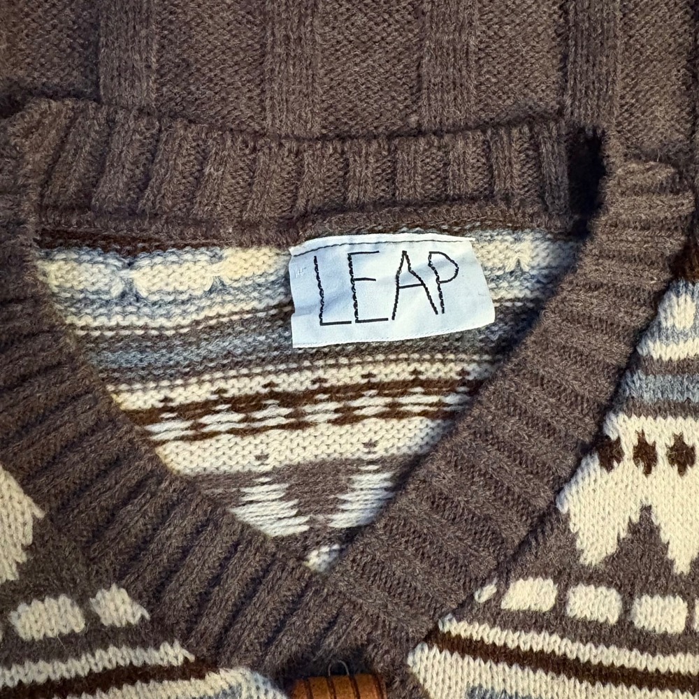 Vintage LEAP Women's Brown Fair‎ Isle Knit V Neck Sleeveless Sweater Vest - Picture 3 of 6